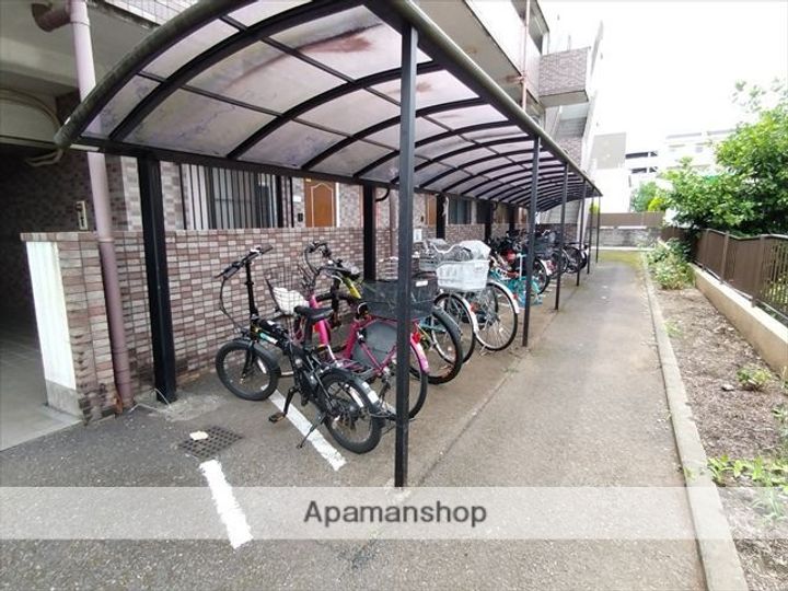 東京都八王子市南大沢1丁目の賃貸マンションの外観