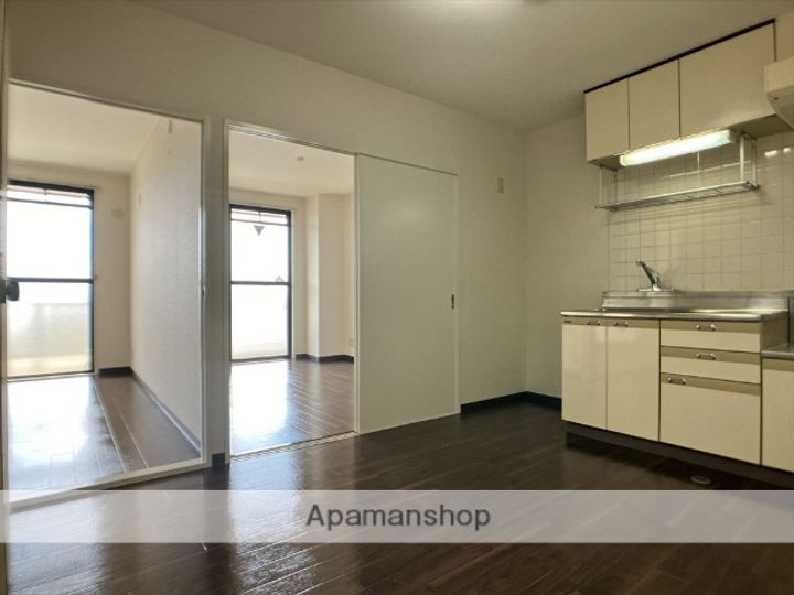 カーサ千代田302の居間