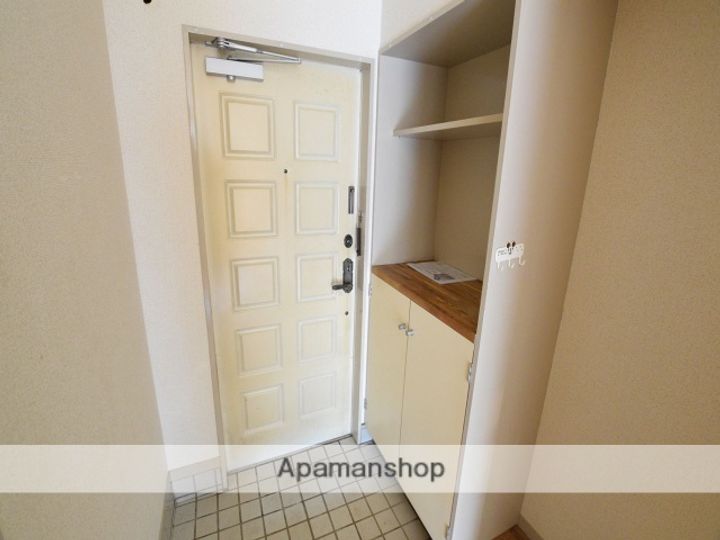 東京都町田市忠生3丁目の賃貸アパートの玄関