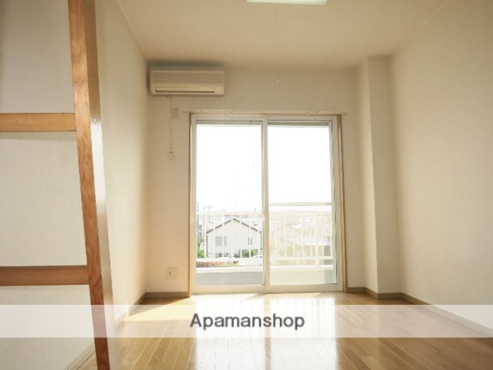 神奈川県相模原市中央区緑が丘2丁目の賃貸マンションの居間