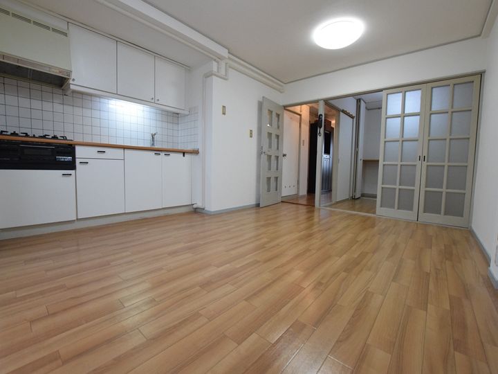 神奈川県相模原市緑区東橋本3丁目の賃貸マンションの居間