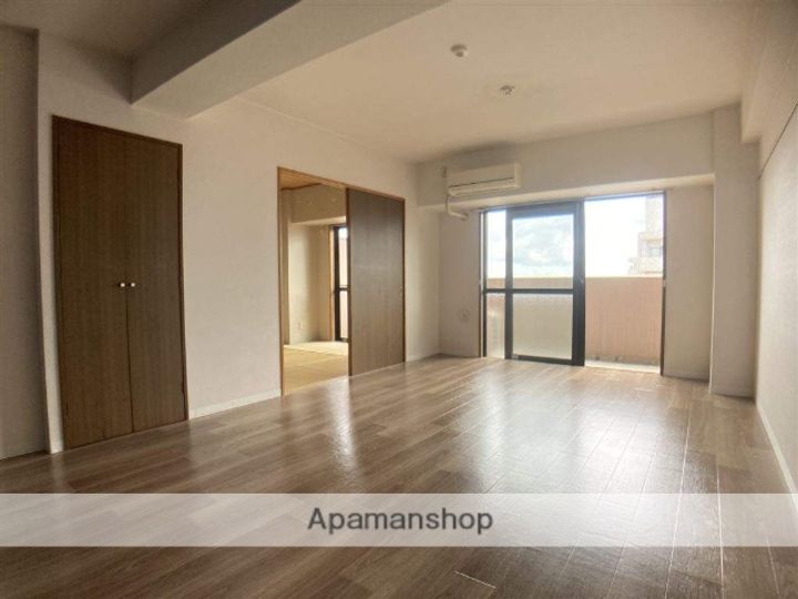 神奈川県相模原市中央区淵野辺3丁目の賃貸マンションの居間