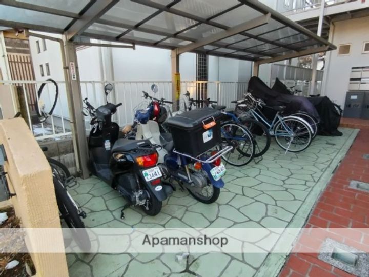 東京都町田市相原町の賃貸アパートの外観