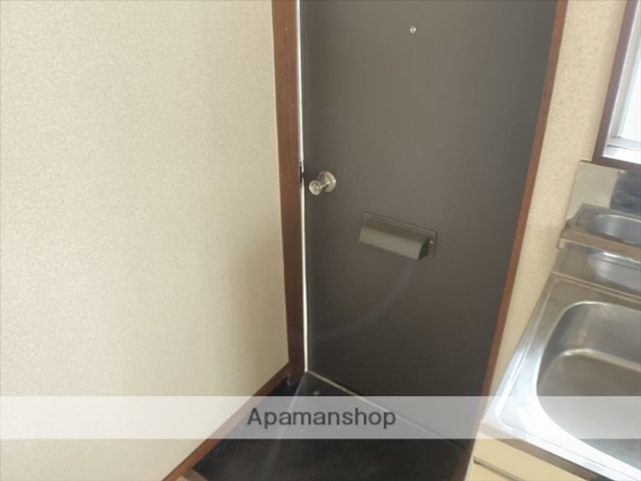 東京都町田市小山町の賃貸アパートの玄関