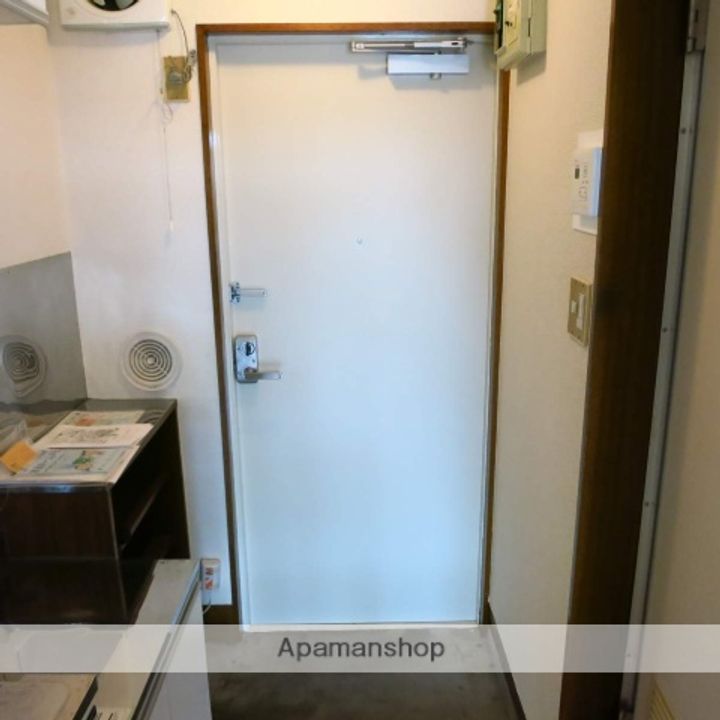 神奈川県相模原市中央区高根2丁目の賃貸アパート102の玄関