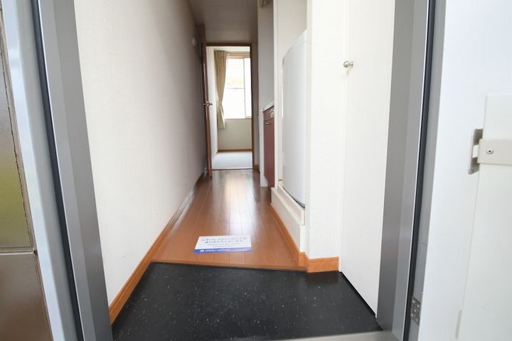 レオパレスミグニッツの玄関