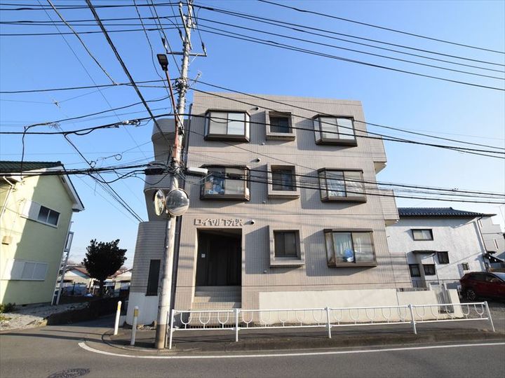 ロイヤルタウン下九沢の外観