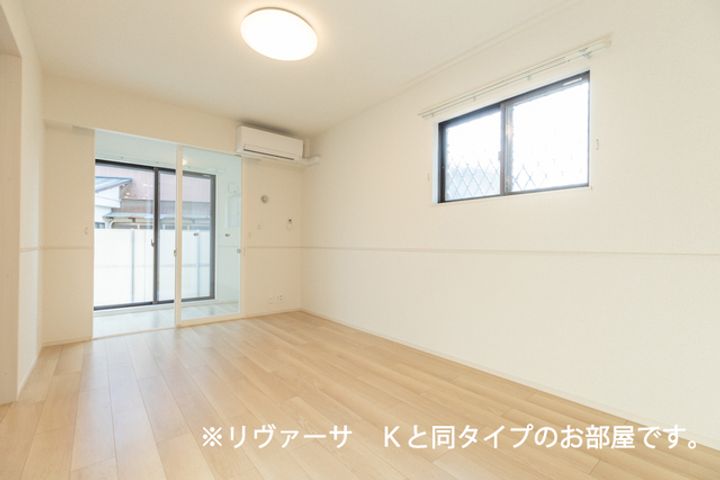 レゾンスの居間