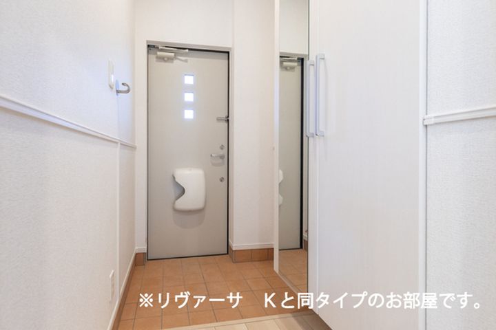 レゾンスの玄関