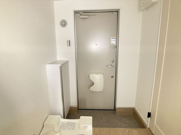 マ・ピエス千代田の玄関