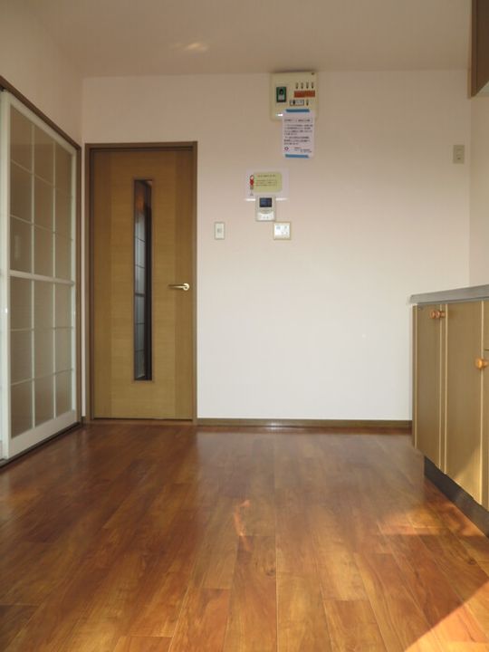 クレセント ABの居間