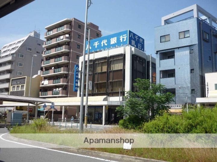 ホワイトパレスの周辺
