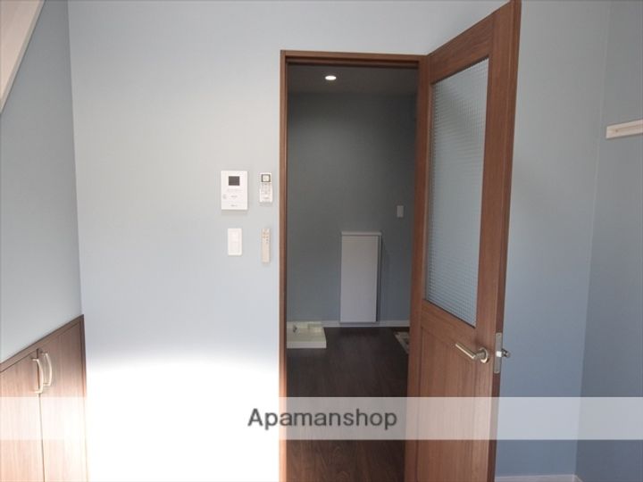 神奈川県相模原市中央区高根2丁目の賃貸アパートの内装