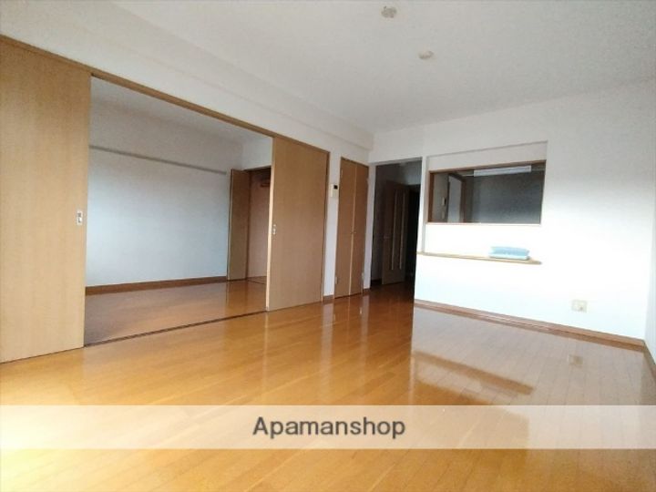 プレステージ原宿303の居間