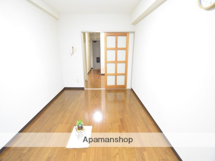 メゾンさがみ101の居間