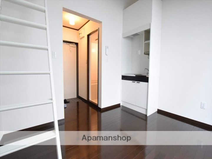 神奈川県相模原市中央区上溝の賃貸アパートの居間