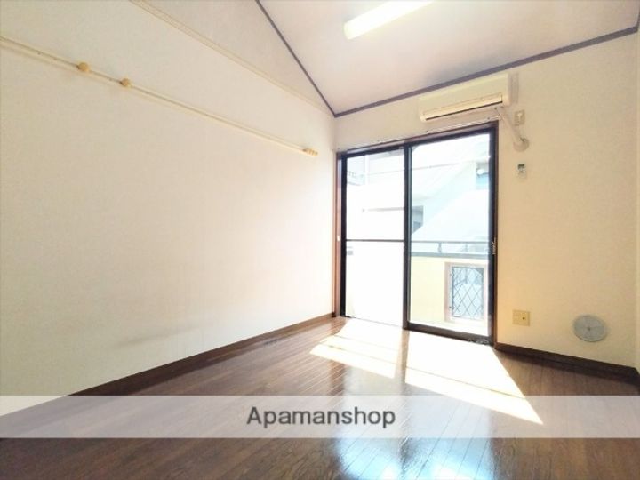 アプリコットハイムBの居間