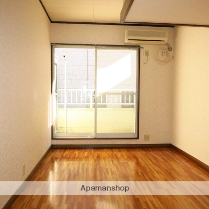 ファーストビレッジ橋本の居間