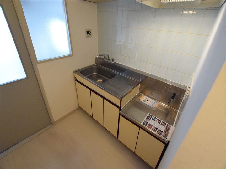 グランドステータス日高のキッチン