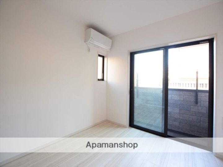 神奈川県相模原市中央区氷川町の賃貸アパートの居間