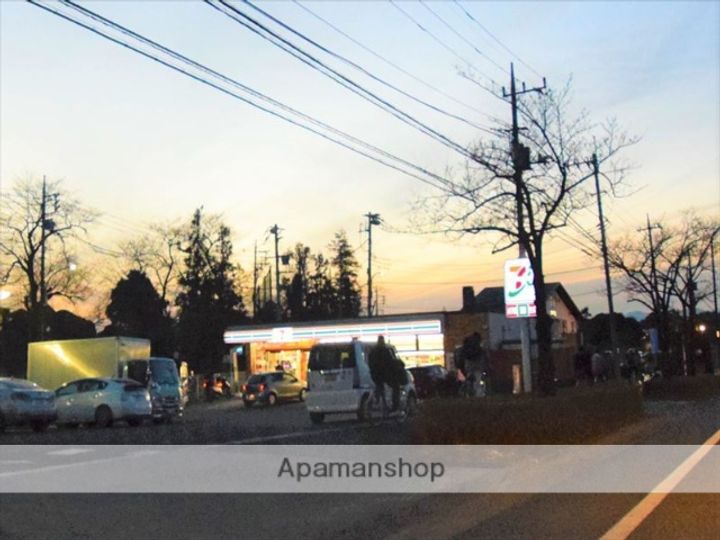 クレセントヒルズの周辺