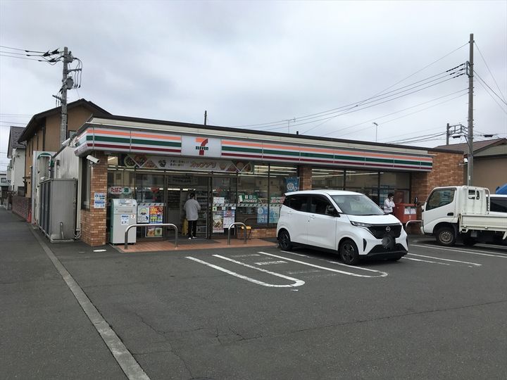 カメリヤウッドの周辺