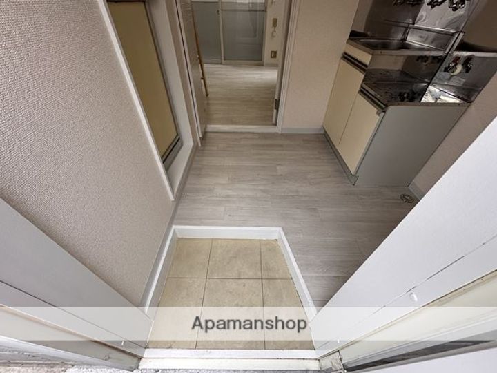 サンパレス第8相模が丘202の玄関