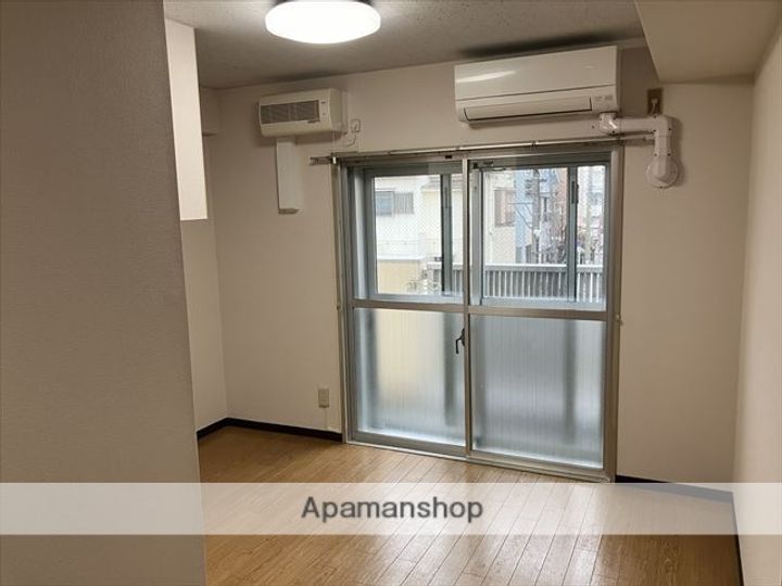 相模楽聖会館の居間