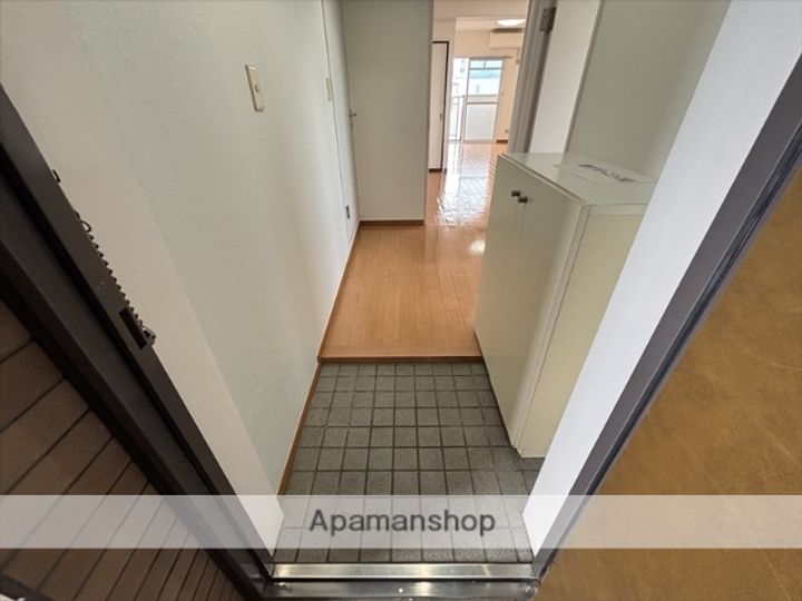 神奈川県相模原市南区東林間5丁目の賃貸マンションの玄関