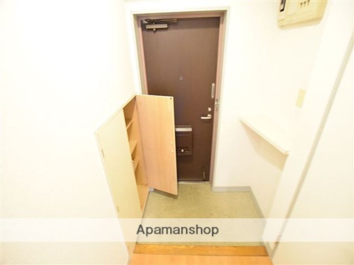 神奈川県相模原市南区上鶴間6丁目の賃貸マンションの玄関