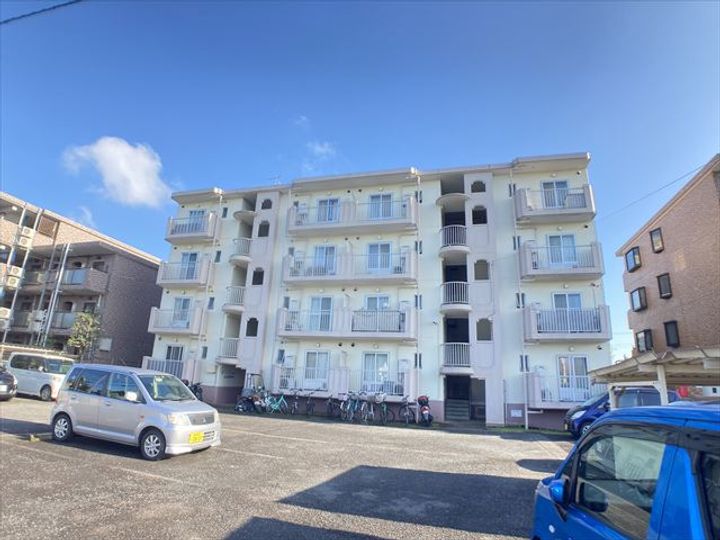 ガーデンハイム大和の外観