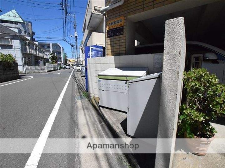 MKビルの外観