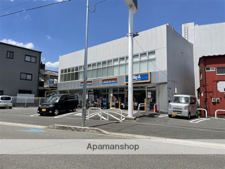 MKビルの周辺