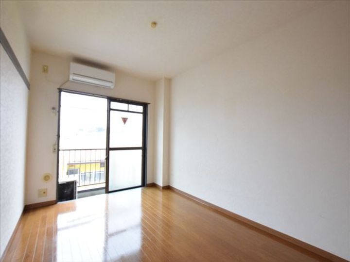 神奈川県大和市中央林間3丁目の賃貸マンションの内装