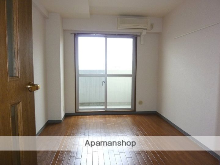 神奈川県相模原市南区上鶴間本町1丁目の賃貸マンションの居間