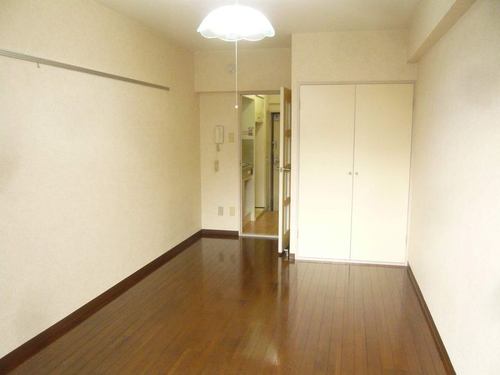 神奈川県相模原市南区豊町の賃貸マンション207の居間
