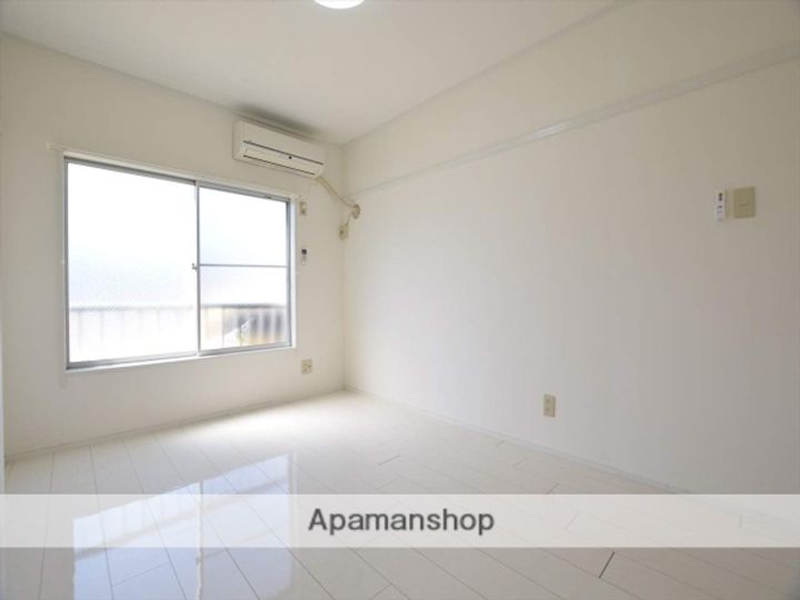 カーサドニル104の内装