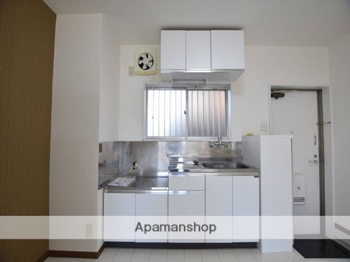 カーサドニル104のキッチン