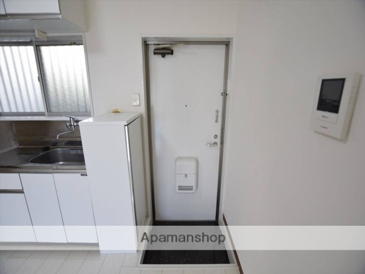 カーサドニル104の玄関