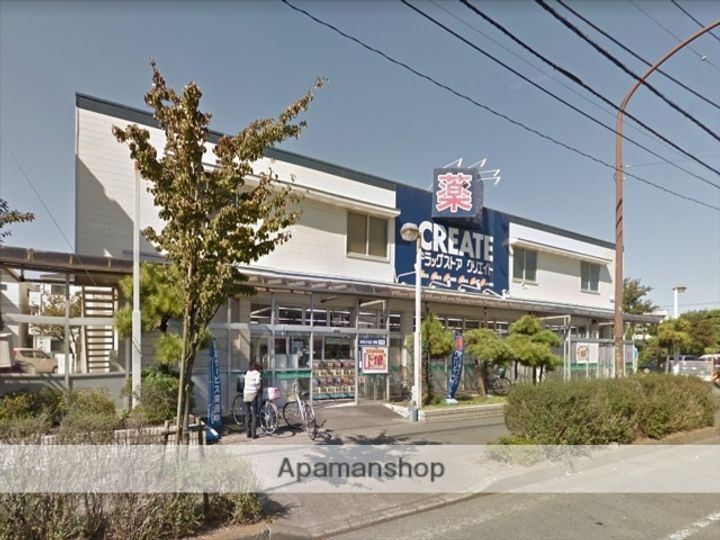 クイーンズ・ウエスト102の周辺