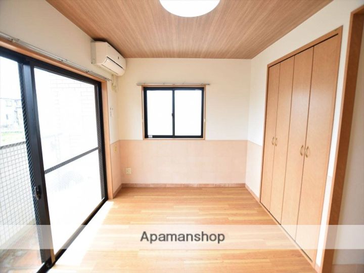 アーバンコートKY203の居間