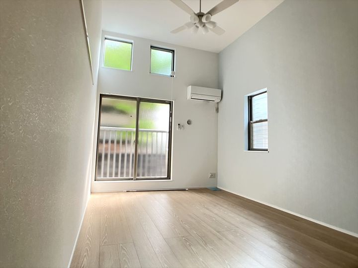 マ・ピエス千代田の居間