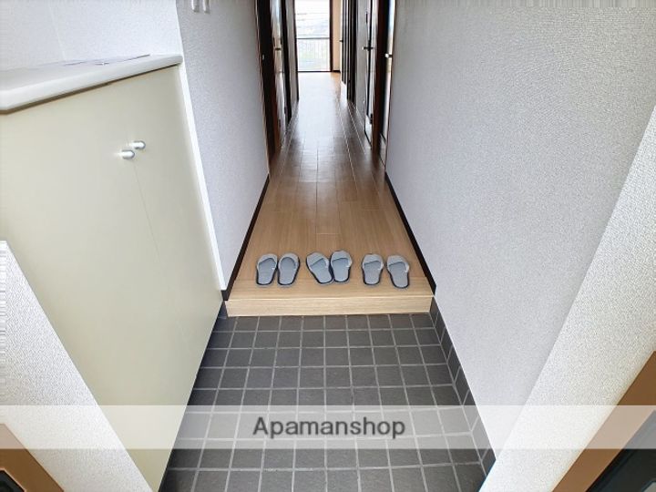 神奈川県相模原市南区上鶴間6丁目の賃貸マンションの玄関