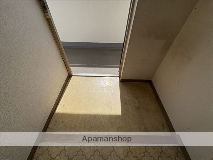 神奈川県座間市入谷西5丁目の賃貸マンションの玄関