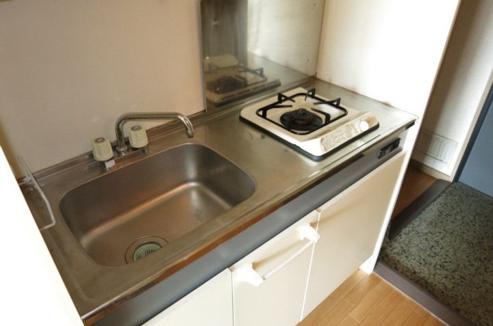 神奈川県相模原市南区上鶴間本町6丁目の賃貸アパートのキッチン