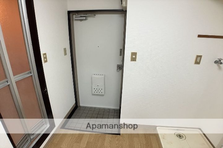 メゾン・ASAI102の玄関