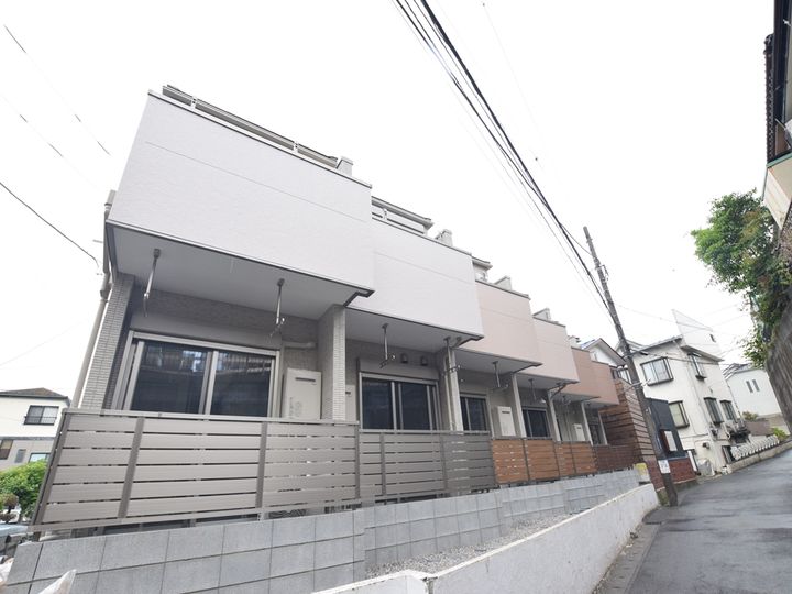 神奈川県座間市相武台2丁目の賃貸アパートの外観