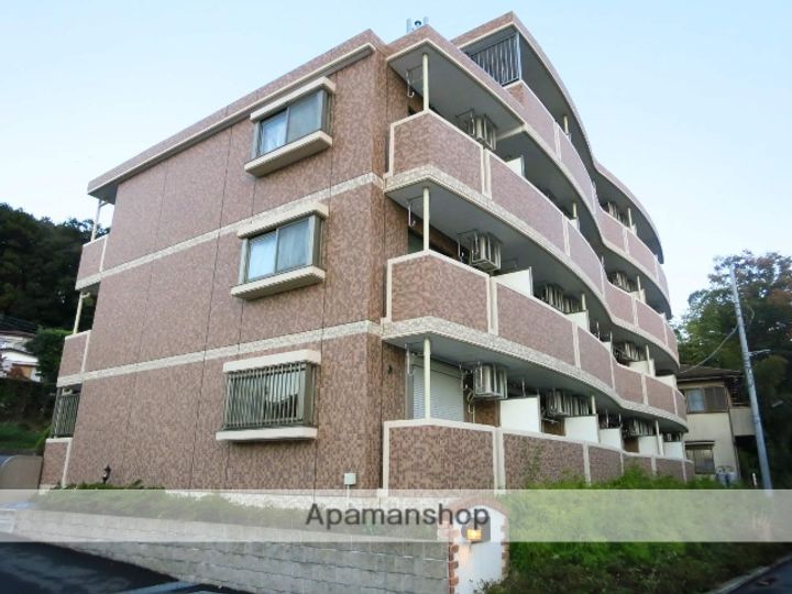 東京都町田市常盤町の賃貸マンションの外観