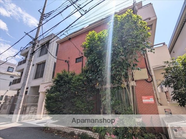 トラッドハウスの外観