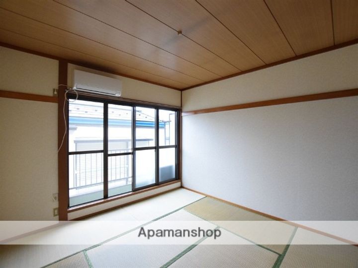 神奈川県相模原市南区東大沼4丁目の賃貸アパートの居間